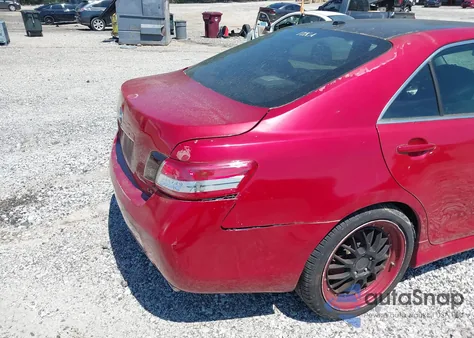 2010 Toyota Camry Se z USA, uszkodzony, nr VIN 4T1BF3EK1AU520667